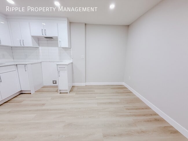Building Photo - NEWLY RENOVATED 4 BEDS, 1 BATHS LOWER UNIT