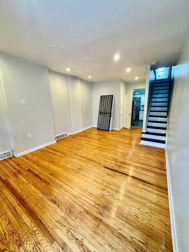 Building Photo - Beautifully Updated 3 Bedroom Home with Central Air, Basement & Private Backyard