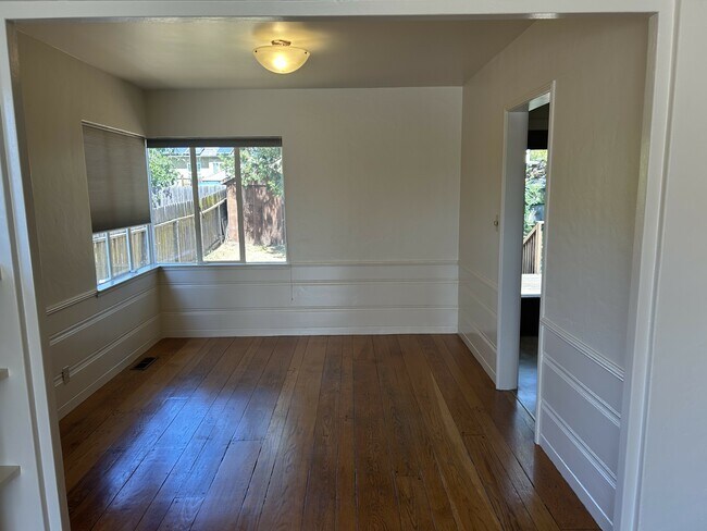 Building Photo - 4455 Anderson Ave