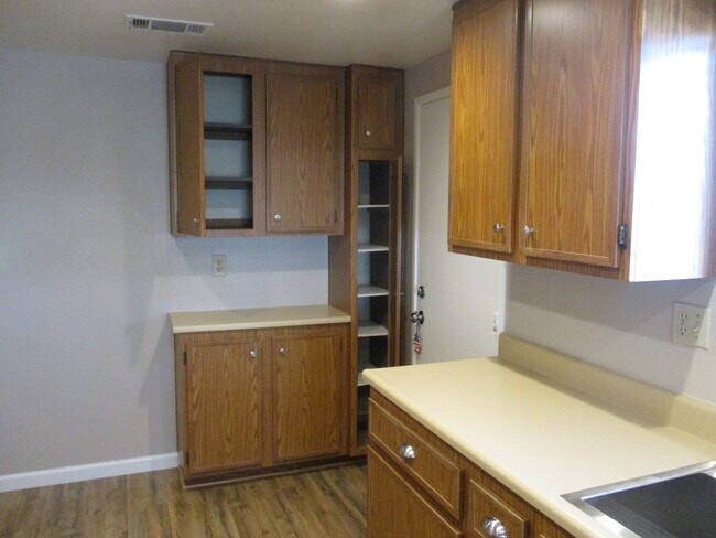 Building Photo - 28083 Chula Vista Dr