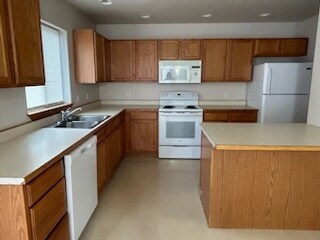 Foto del edificio - 1975 Greatview Dr