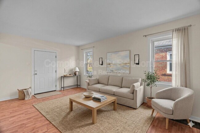 Building Photo - 1258 Grant Dr