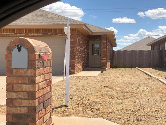 Building Photo - 2537 Fred Daugherty Ave