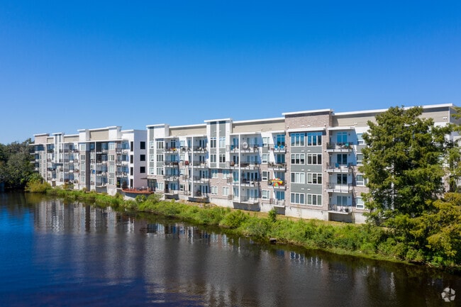 Building Photo - Rivervue Avondale