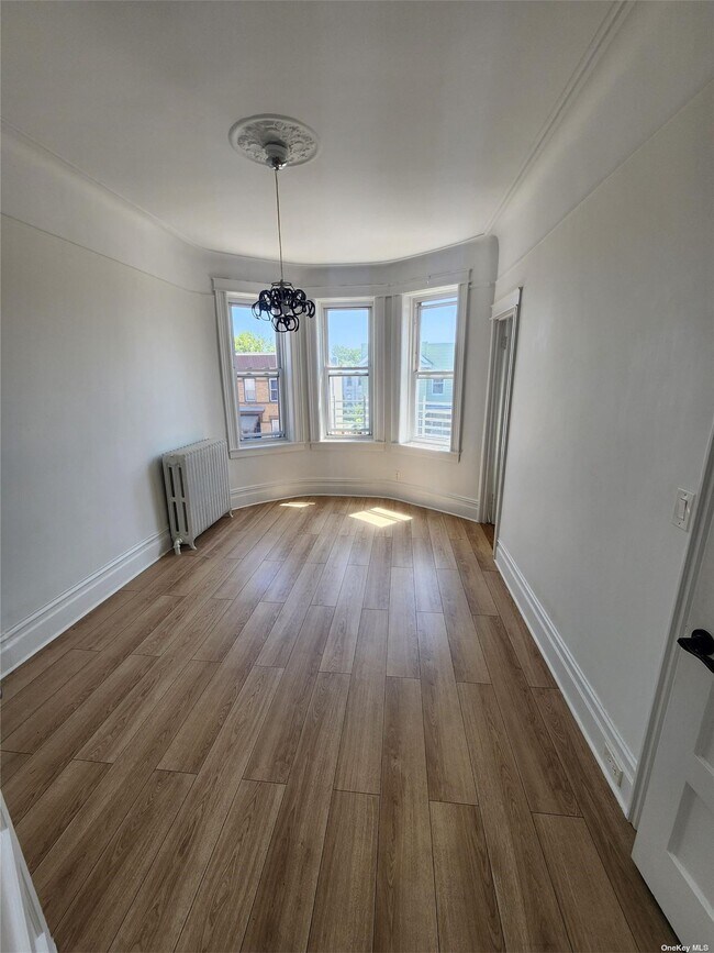 Building Photo - 72-40 66th St