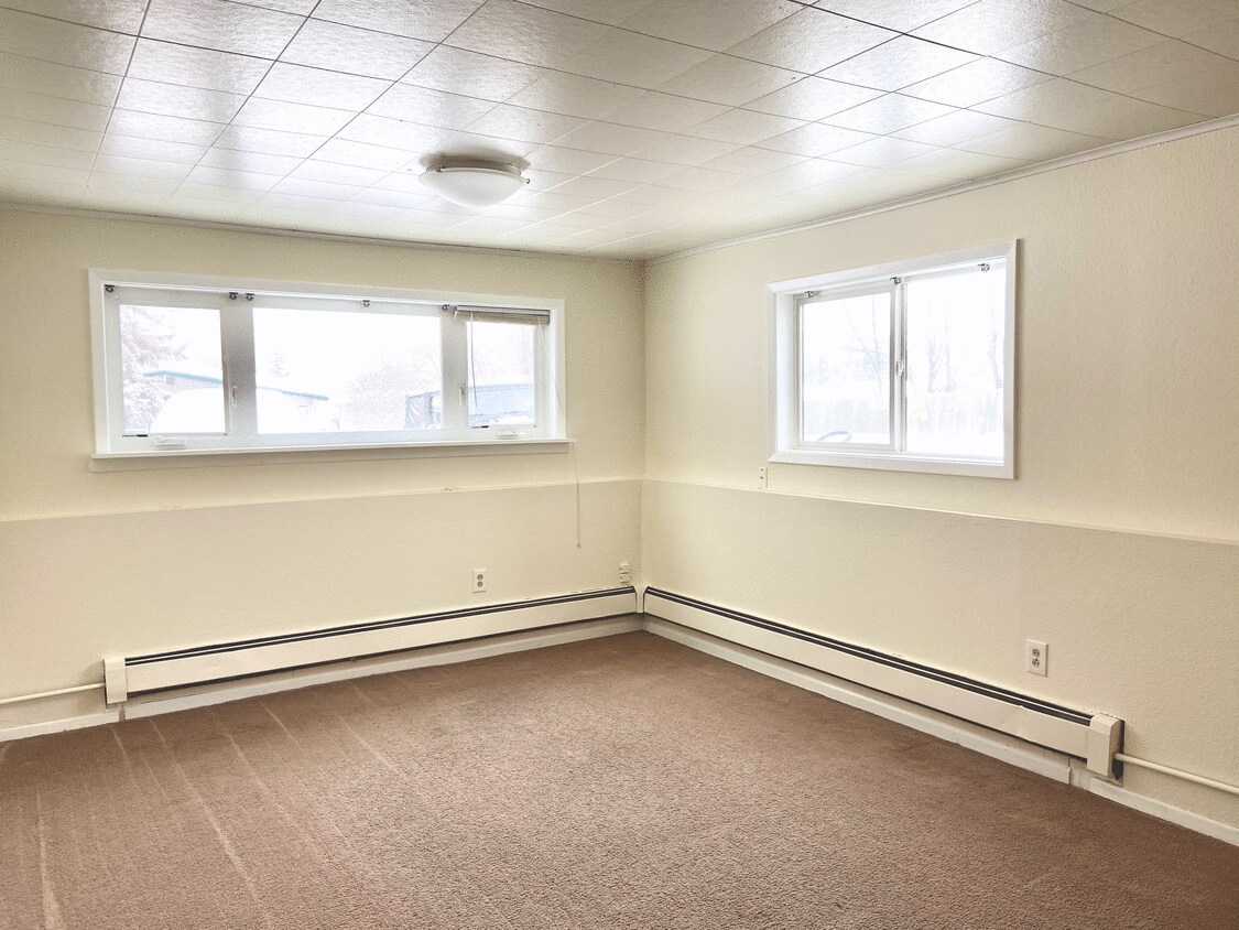 Primary Photo - 1100 W 20th Ave