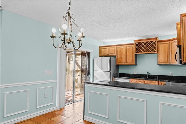 Building Photo - 110 1st Ter