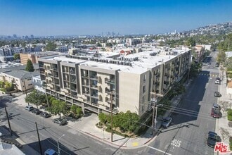 Building Photo - 1601 N Fuller Ave