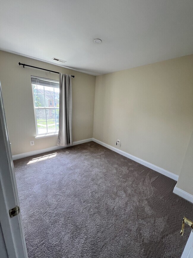 Foto del edificio - 512 Callander Way