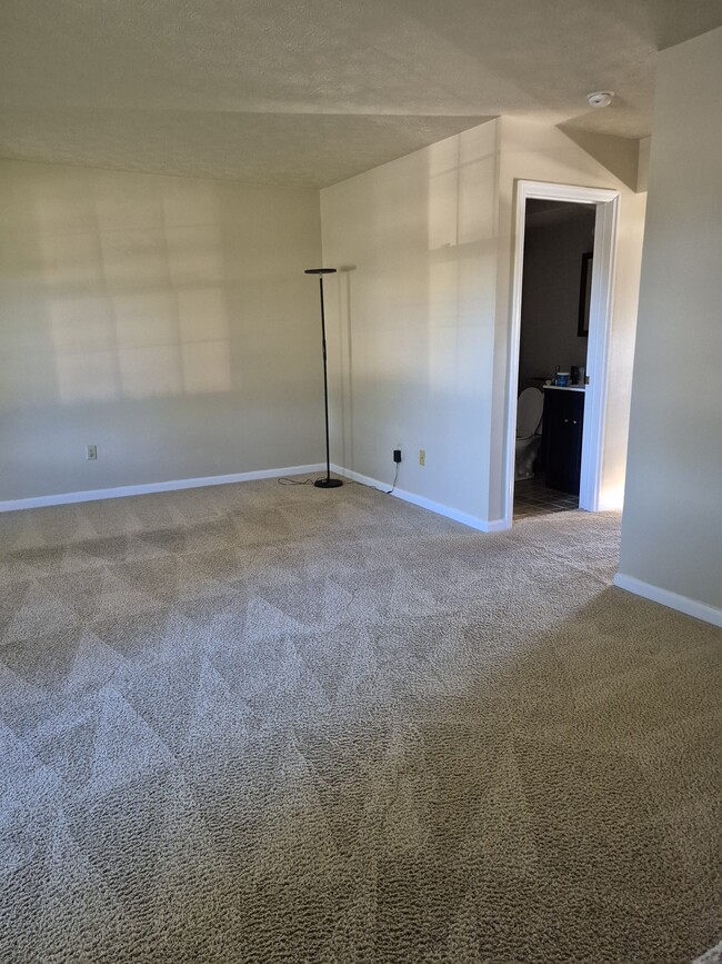 Building Photo - 991 Charlie Norris Rd