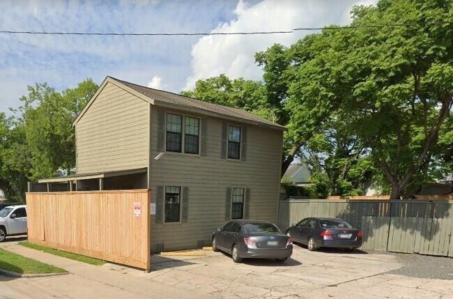 Building Photo - 3811 McDuffie St