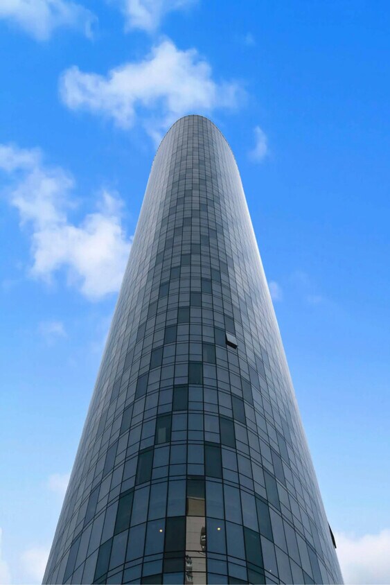 Building Photo - Luxury In The Heart of West Loop!