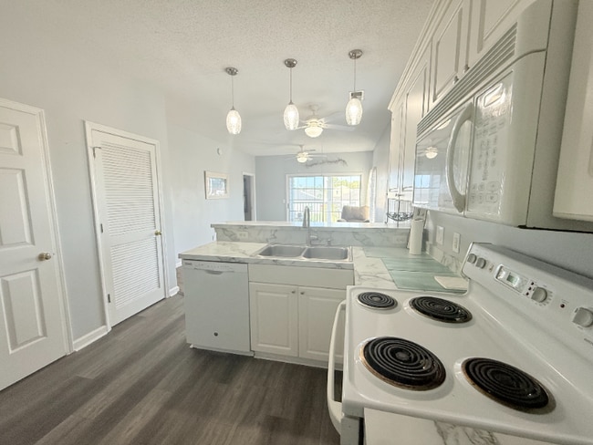 Building Photo - 2040 Cross Gate Blvd