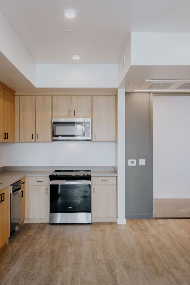 The Cue Apartments in Bakersfield, CA