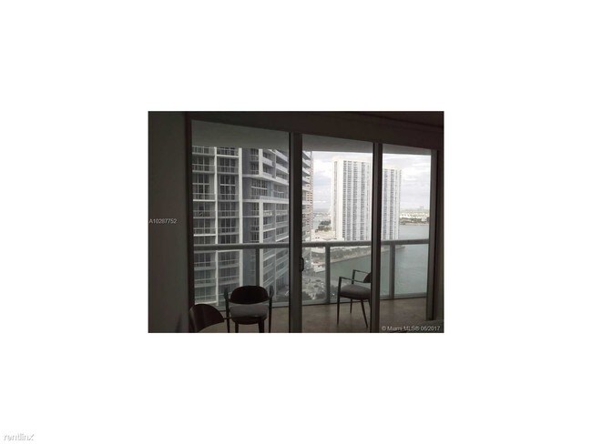 Building Photo - 495 Brickell