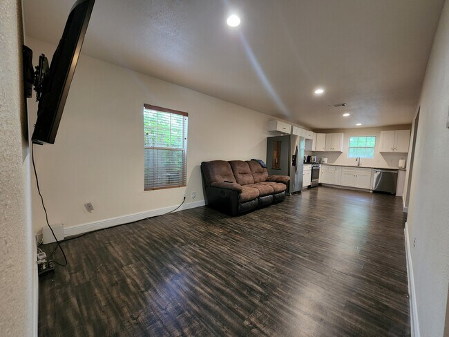 Foto del edificio - 3002 Mansfield St