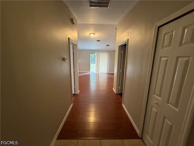Foto del edificio - 4425 29th St SW