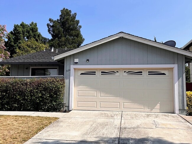 Building Photo - 3120 Silbury Ct
