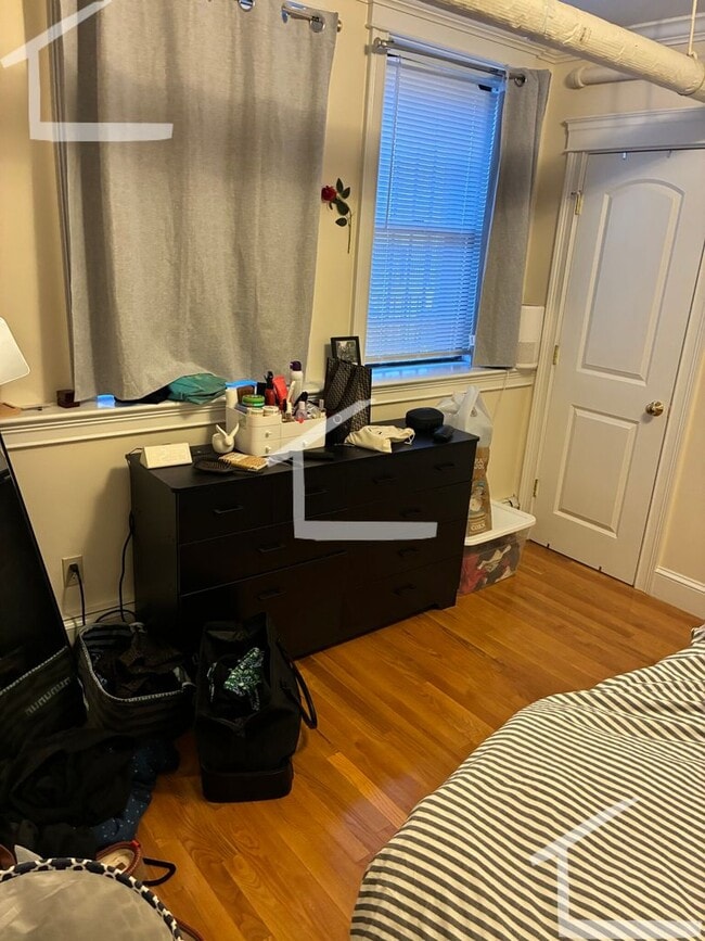 Photo - 29 Glenville Ave, Apartment