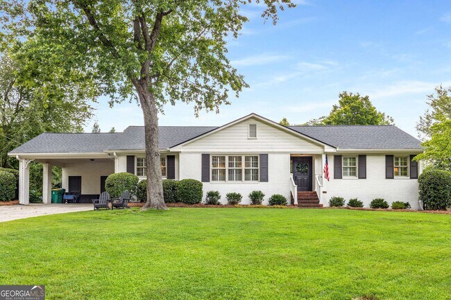 Foto del edificio - 5875 Pine Brook Rd NE
