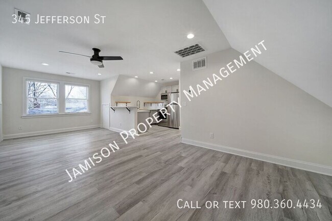 Foto del edificio - 345 Jefferson St