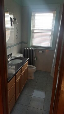 Lawrenceville Sandwich Co. sirve sándwiches especiales que seguro te harán agua la boca. - 8057 S Sangamon St