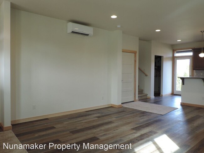 Building Photo - 3 br, 2.5 bath House - 1605 Stella Lane
