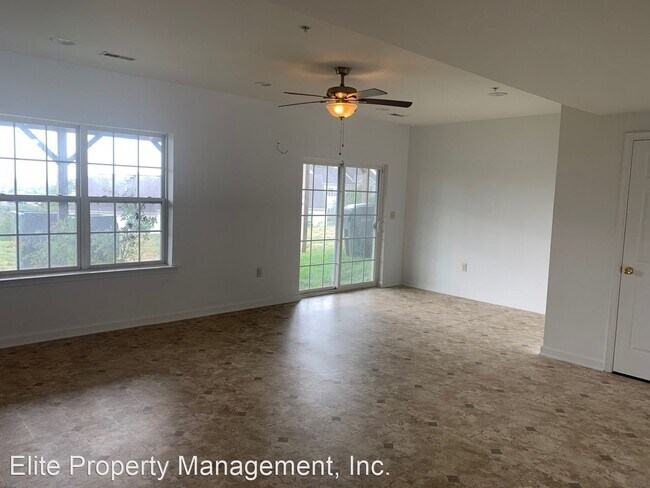 Building Photo - 3 br, 2.5 bath House - 2216 Live Oak Lane