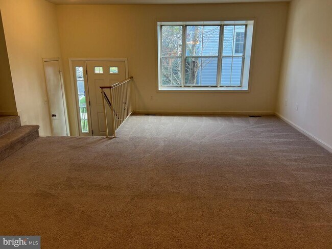 Foto del edificio - 18002 Sunset Lake Ct