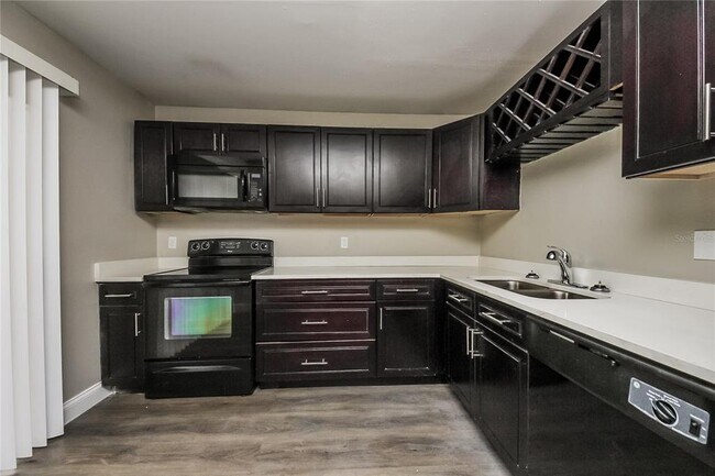 Foto del edificio - 119 Riverraft Ct