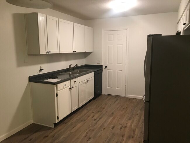 Foto del edificio - 1014 Kurze Ave