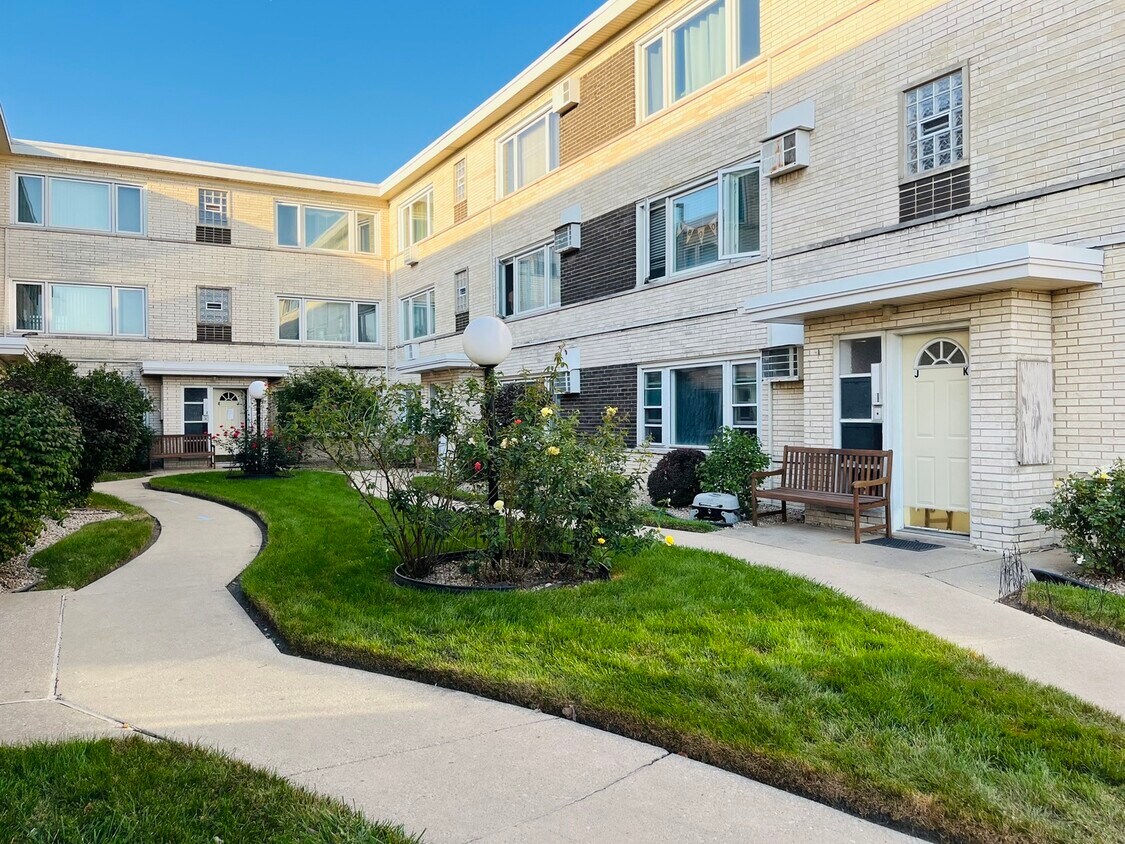 Primary Photo - 5850 W 55th St