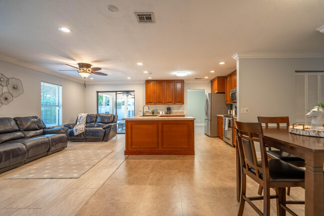 Building Photo - 14144 Wellington Trace