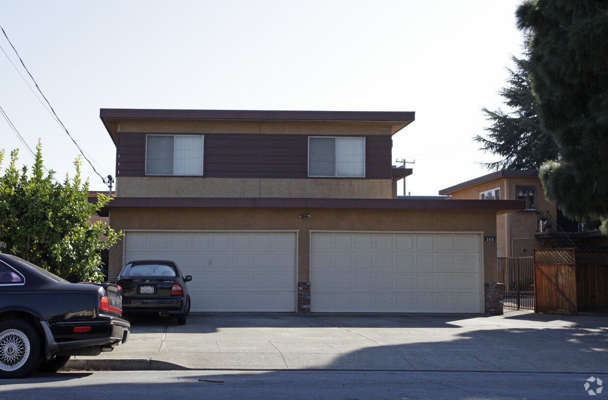 Building Photo - 355 Best Ave