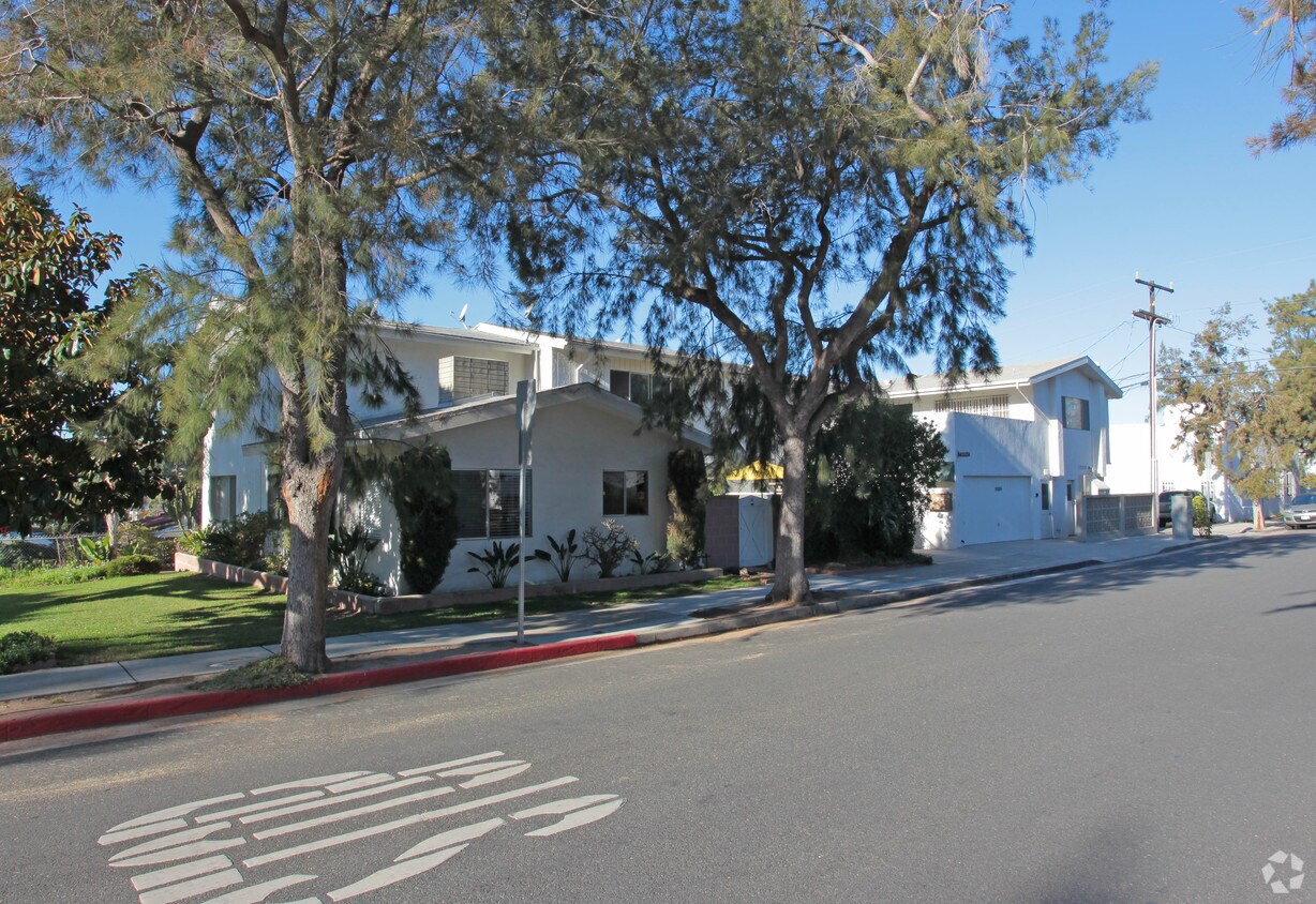 Building Photo - 2424 10th St