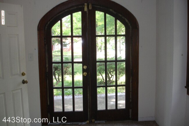 Foto del edificio - 6 br, 2 bath House - 1508 University Ave.