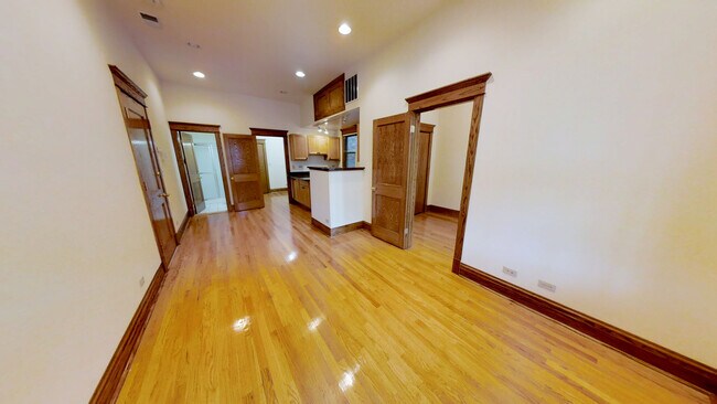 Foto del edificio - 1139 W Webster Ave