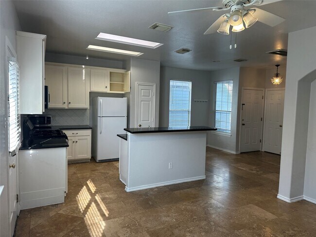 Foto del edificio - 16518 Cairngrove Ln