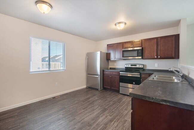 Foto del edificio - Incredible Pricing Immediate Occupancy New...