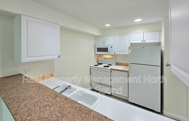 Foto del edificio - 18621 Blueberry Ln