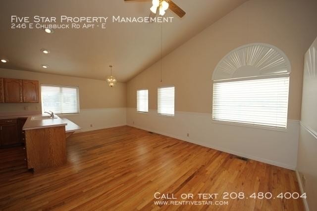 Foto principal - 3 bedroom in Chubbuck ID 83202