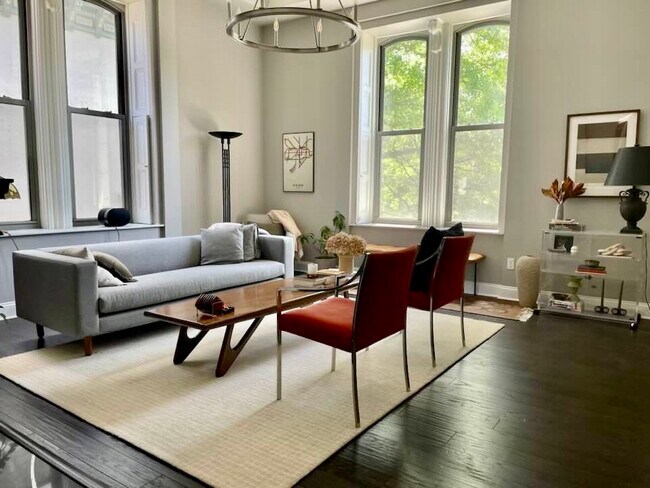 Living room - 2051 Park Ave