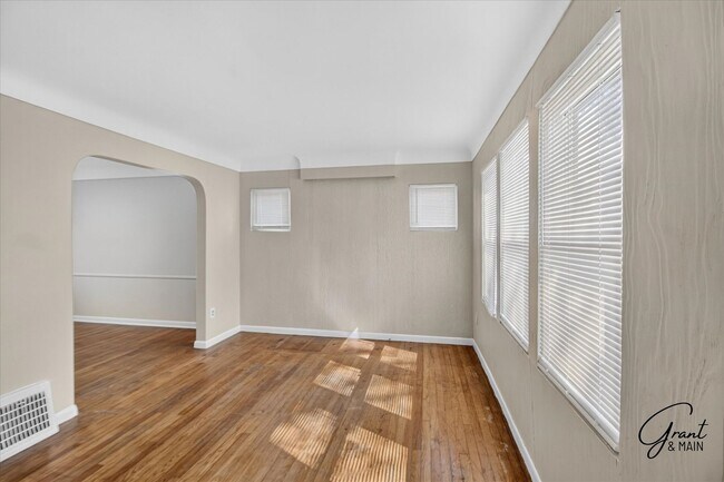 Foto del edificio - 13515 Montrose St