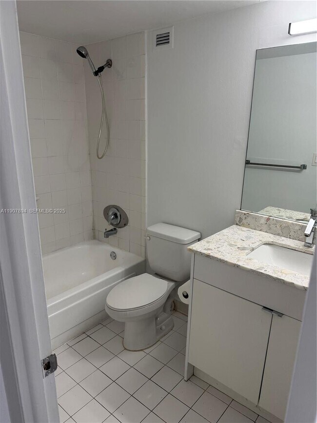 Foto del edificio - 1455 N Treasure Dr