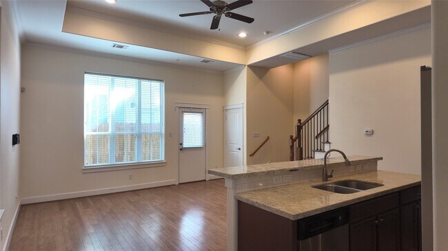 Foto del edificio - 902 W 20th St