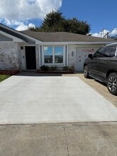 Building Photo - 204 Dale Ave