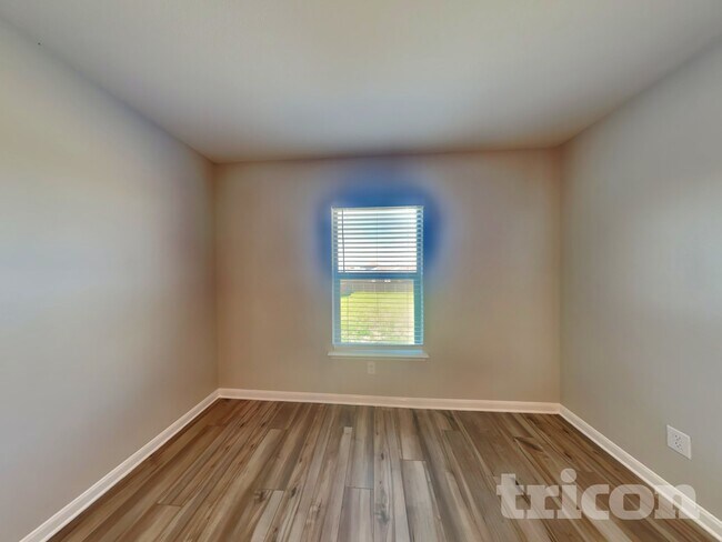 Foto del edificio - 108 Saloon Cv E