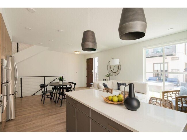 Foto del edificio - 9 West Dr