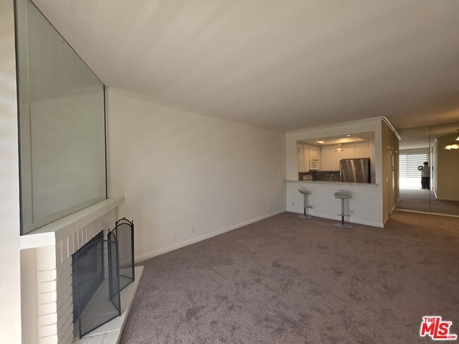 Building Photo - 8505 Gulana Ave