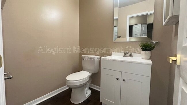 Building Photo - 507 Hunter Cir
